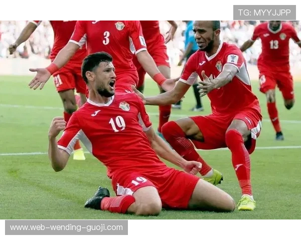 焦点对决引爆赛场激情多支劲旅角逐冠军席位悬念再起精彩不断