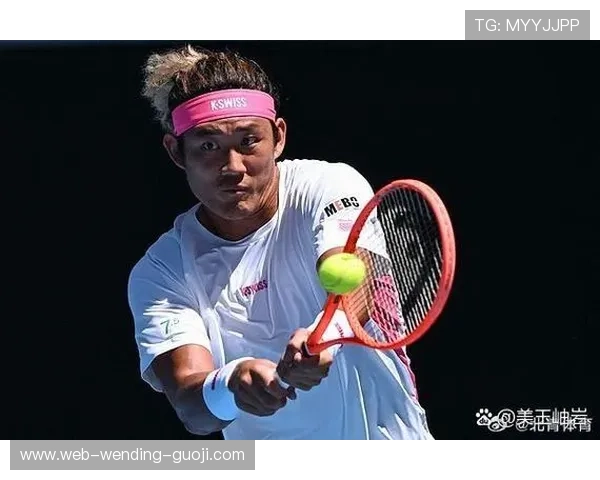 网球赛季最新战报：顶尖选手激烈对决引发观众热议